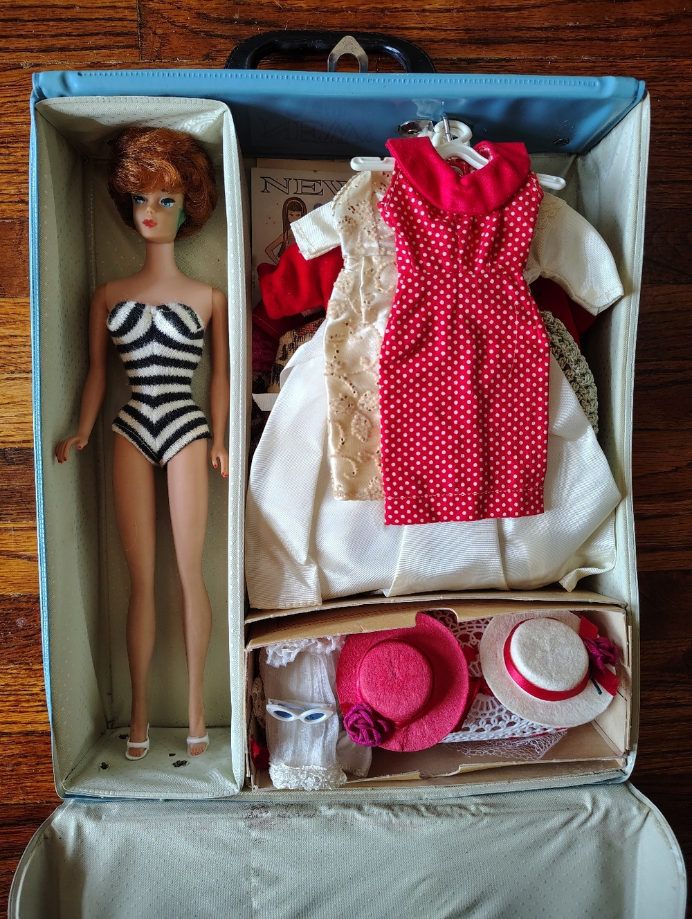 Vintage 1961 Titian Bubble Cut Barbie w/ Case Clothes & Accessories